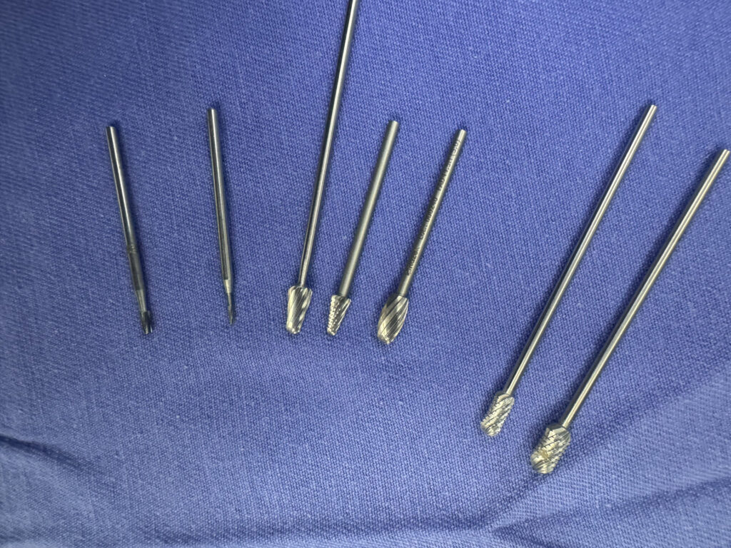 Conjunto de brocas utilizadas para dar precisão na cirurgia de anatomia do nariz e a rinoplastia